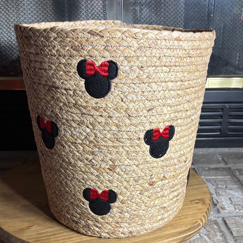 Disney Minnie Mouse Natural Woven Rope Bin Basket Water Hyacinth 13" GIFT NEW - Picture 7 of 9